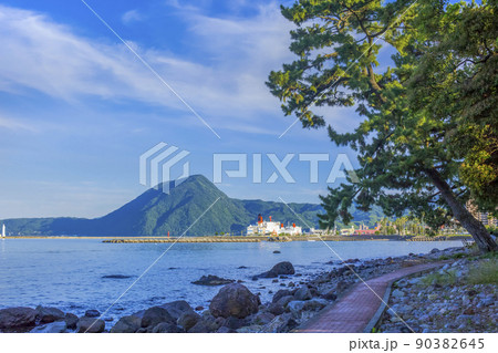 別府上人ヶ浜と高崎山 別府上人ヶ浜と高崎山 90382645