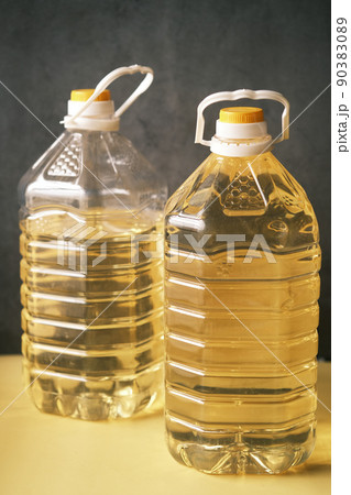 yellow sunflower oil bottle on table yellow sunflower oil bottle on table 90383089