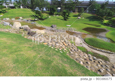 大友氏館跡庭園（国指定史跡・大分市） 90386075