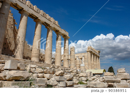 アテネ・アクロポリスのパルテノン神殿 90386951