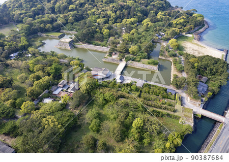 山口県萩市の萩城址と指月公園(ドローン空撮) 山口県萩市の萩城址と指月公園(ドローン空撮) 90387684