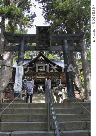 三峯神社：拝殿（埼玉県秩父市） 90388267