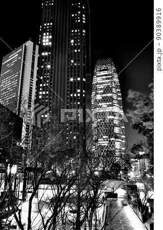新宿新都心 超高層ビル群の風景 モノクローム 新宿新都心 超高層ビル群の風景 モノクローム 90389916