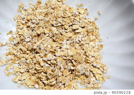 オートミール（オーツ麦の加工食品）、イメージ素材 90390228