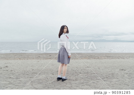 海辺の女子高生 海辺の女子高生 90391285