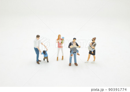 a figure of Happy mother and father with little baby. 90391774