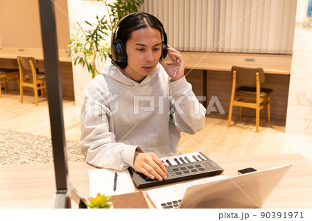 音楽クリエイター 音楽クリエイター 90391971