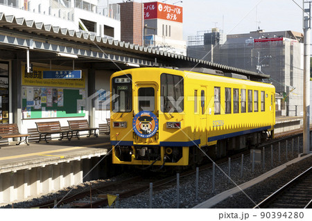 島原鉄道の黄色い列車 90394280