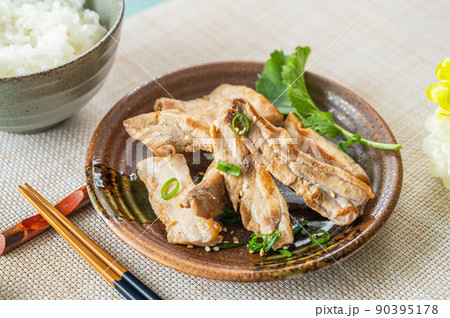 メカジキの漬け焼き 90395178