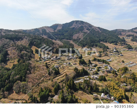 くりの郷能勢の田園風景の空撮 90395360