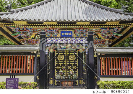 新緑の瑞鳳殿 90396014