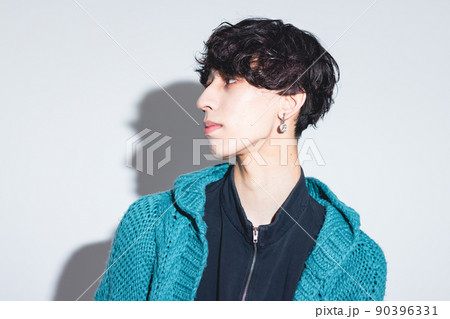 若い男性　ビューティー　ジェンダーレス 90396331