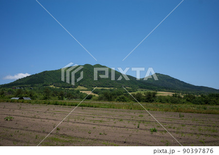 日本の岡山県真庭市の蒜山高原の美しい風景 日本の岡山県真庭市の蒜山高原の美しい風景 90397876