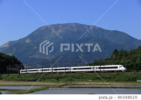 伊吹山と特急しらさぎ 伊吹山と特急しらさぎ 90398020