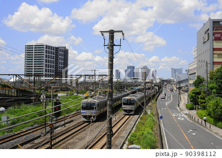 6月 川崎411武蔵小杉高層ビル群と新川崎駅 6月 川崎411武蔵小杉高層ビル群と新川崎駅 90398112