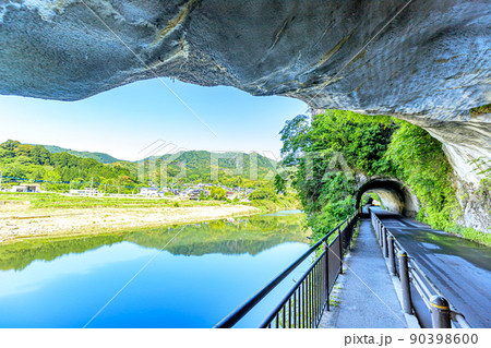 初夏の青の洞門　耶馬渓　大分県中津市 90398600