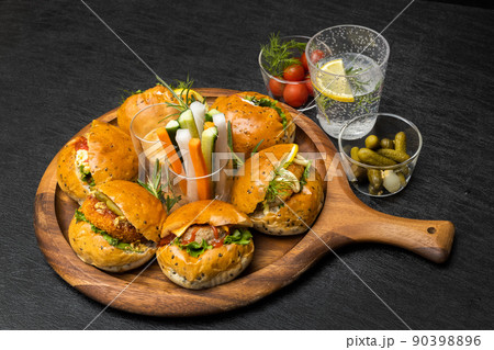 アウトドアでサンドウィッチ Outdoor Home Made Sandwich アウトドアでサンドウィッチ Outdoor Home Made Sandwich 90398896