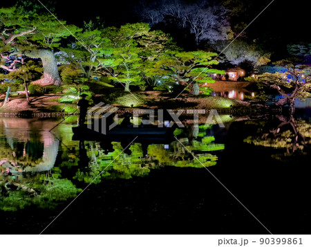 栗林公園春のライトアップ 栗林公園春のライトアップ 90399861