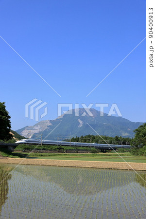 伊吹山と東海道新幹線 90400913