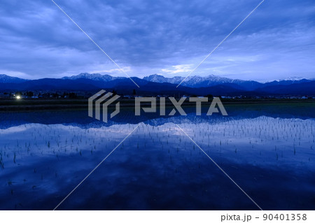 青の世界 90401358