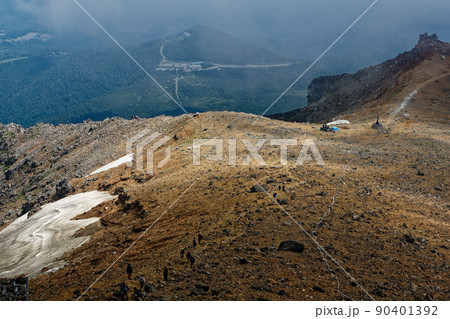 御嶽山山頂から八丁ダルミと田の原方面の眺め 90401392