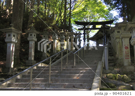 三峯神社:見晴台へ続く階段(埼玉県秩父市) 三峯神社:見晴台へ続く階段(埼玉県秩父市) 90401621
