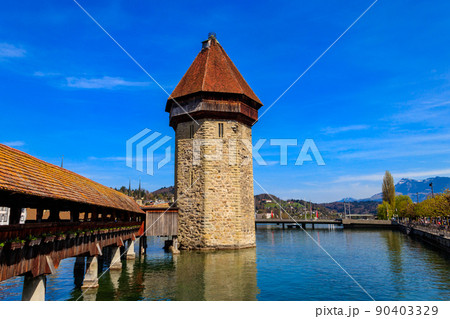 Chapel bridge spanning the river Reuss in the city of Lucerne, Switzerland 90403329