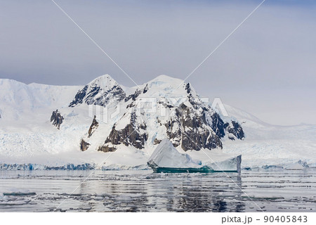 Iceberg in Antarctic sea Iceberg in Antarctic sea 90405843