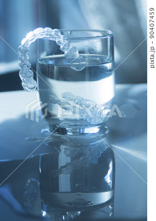 Invisible bracket aligners 90407459
