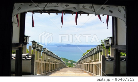 西の滝龍水寺の参道6【香川県小豆島町小豆】 西の滝龍水寺の参道6【香川県小豆島町小豆】 90407515
