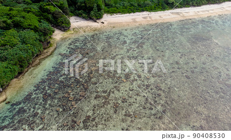 【空撮】石垣島 米原ビーチ 90408530