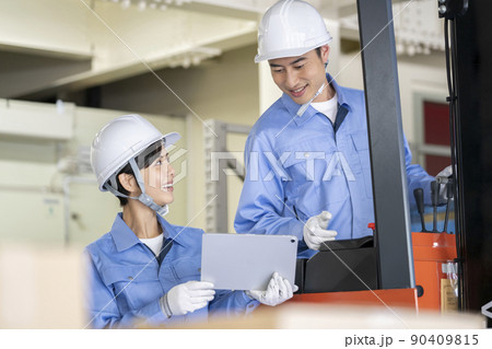 倉庫作業スタッフ　イメージ 90409815