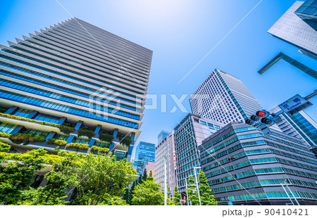日本の東京都市景観 東京スクエアガーデンや京橋交差点周辺の街並みなどを望む 90410421