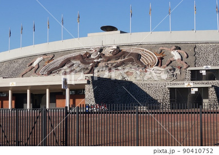 メキシコ メキシコシティのメキシコ・オリンピックスタジアム メキシコ メキシコシティのメキシコ・オリンピックスタジアム 90410752