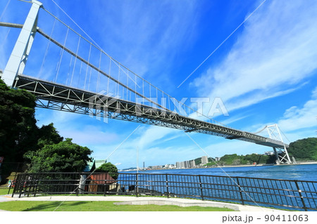 【福岡県】晴天下の関門海峡 90411063