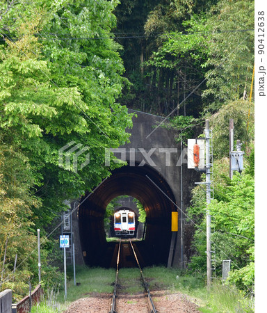 三陸鉄道リアス線 ワンマンカー トンネル 新田老駅 三陸鉄道リアス線 ワンマンカー トンネル 新田老駅 90412638