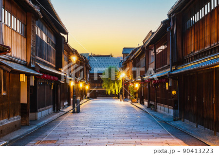 金沢　ひがし茶屋街　夕景 90413223