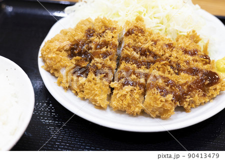 とんかつ定食、美味しいロースかつ 90413479