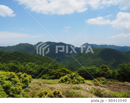 イブネから見た御在所岳と鎌ヶ岳　2022年6月 90413540