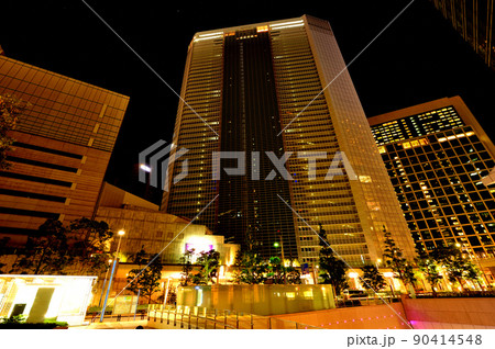 汐留巨大複合都市 シオサイトの超高層ビル群の夜景 汐留巨大複合都市 シオサイトの超高層ビル群の夜景 90414548