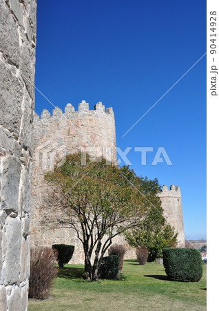 スペイン アビラ 世界遺産 城塞都市 城壁と櫓 スペイン アビラ 世界遺産 城塞都市 城壁と櫓 90414928