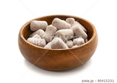 愛媛県産の駄菓子、麦こがし飴 90415231