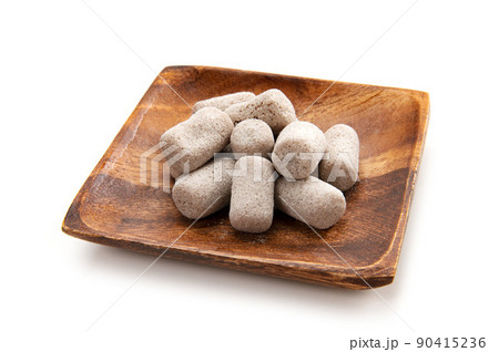 愛媛県産の駄菓子、麦こがし飴 90415236