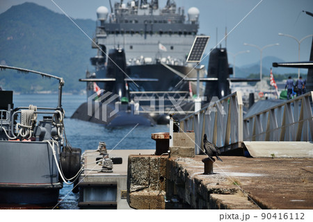 広島県呉市 アレイからすこじま 停泊する護衛艦・潜水艦 広島県呉市 アレイからすこじま 停泊する護衛艦・潜水艦 90416112