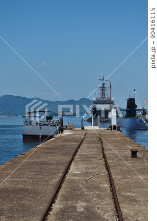 広島県呉市 アレイからすこじま 停泊する護衛艦・潜水艦 広島県呉市 アレイからすこじま 停泊する護衛艦・潜水艦 90416115