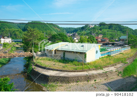 【廃校】高梁市立有漢西小学校 学校の下にあるプール 岡山県高梁市有漢町 【廃校】高梁市立有漢西小学校 学校の下にあるプール 岡山県高梁市有漢町 90418102