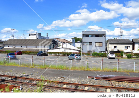 2021年。児島駅から岡山駅までの瀬戸大橋線の風景 90418112