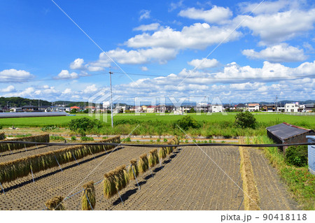 2021年。児島駅から岡山駅までの瀬戸大橋線の風景 2021年。児島駅から岡山駅までの瀬戸大橋線の風景 90418118