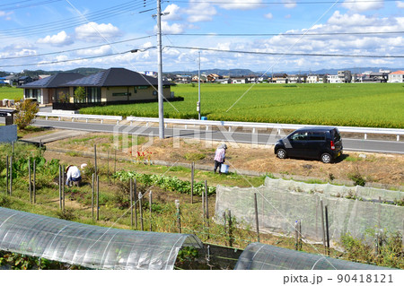 2021年。児島駅から岡山駅までの瀬戸大橋線の風景 2021年。児島駅から岡山駅までの瀬戸大橋線の風景 90418121