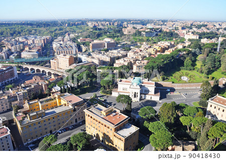 イタリア ローマ 世界遺産 ヴァチカン市国 サン・ピエトロ大聖堂 クーポラ・テラスからヴァチカン庭園 イタリア ローマ 世界遺産 ヴァチカン市国 サン・ピエトロ大聖堂 クーポラ・テラスからヴァチカン庭園 90418430